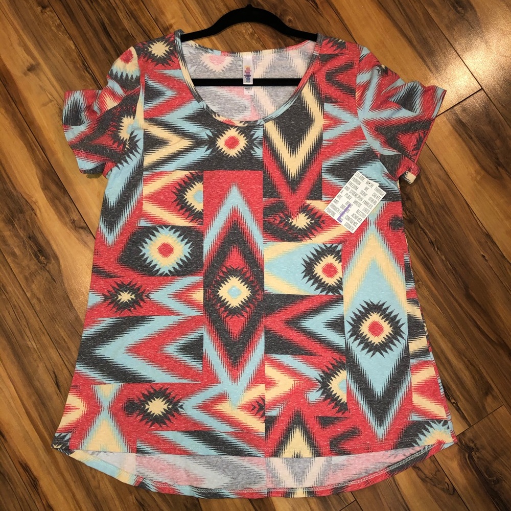 Large LulaRoe Classic T